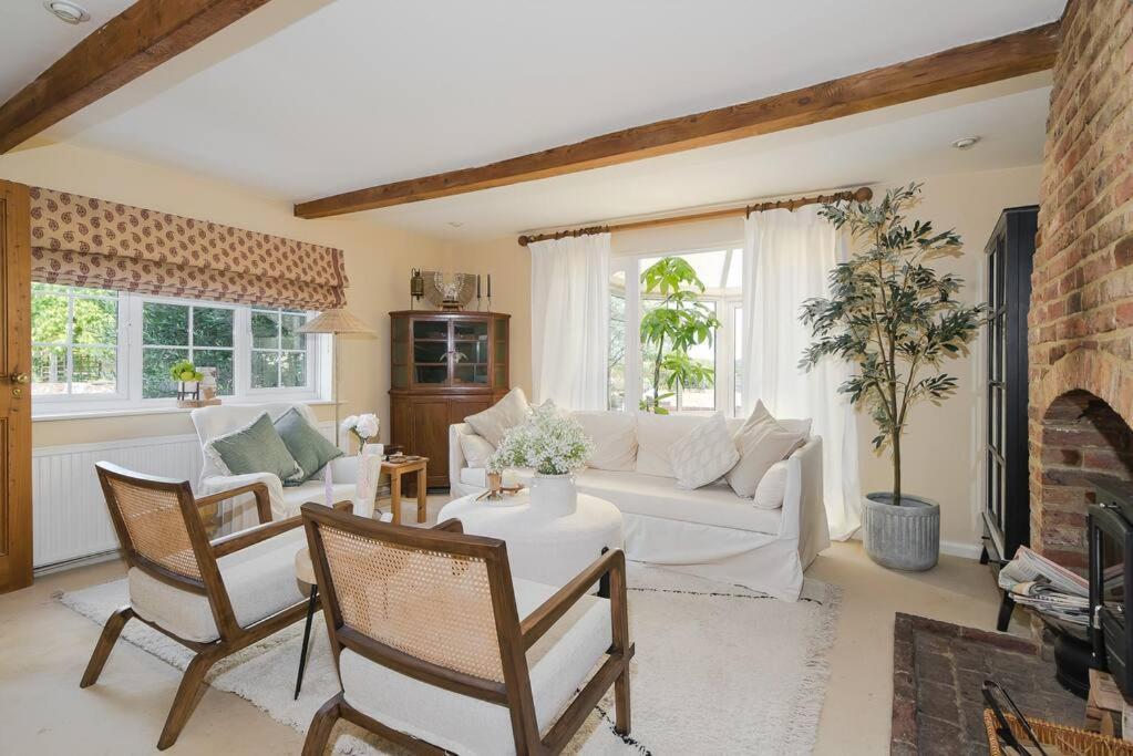 Adorable 2 Bedroom Guest House Hawkhurst Exterior photo