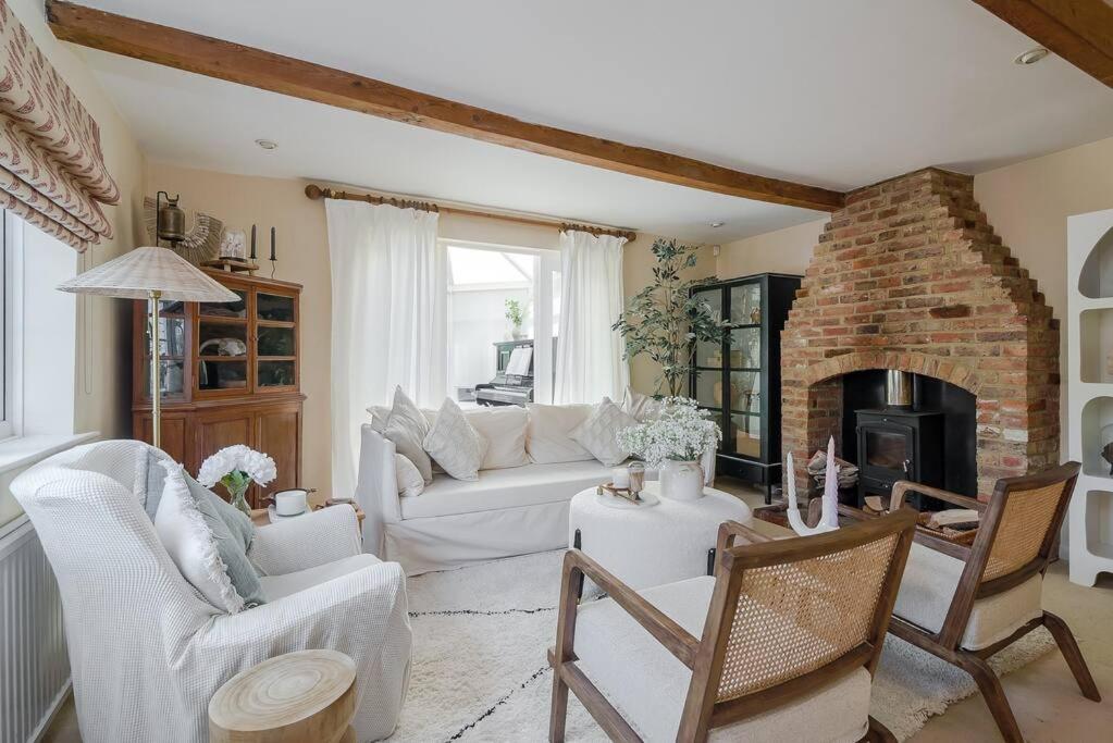 Adorable 2 Bedroom Guest House Hawkhurst Exterior photo
